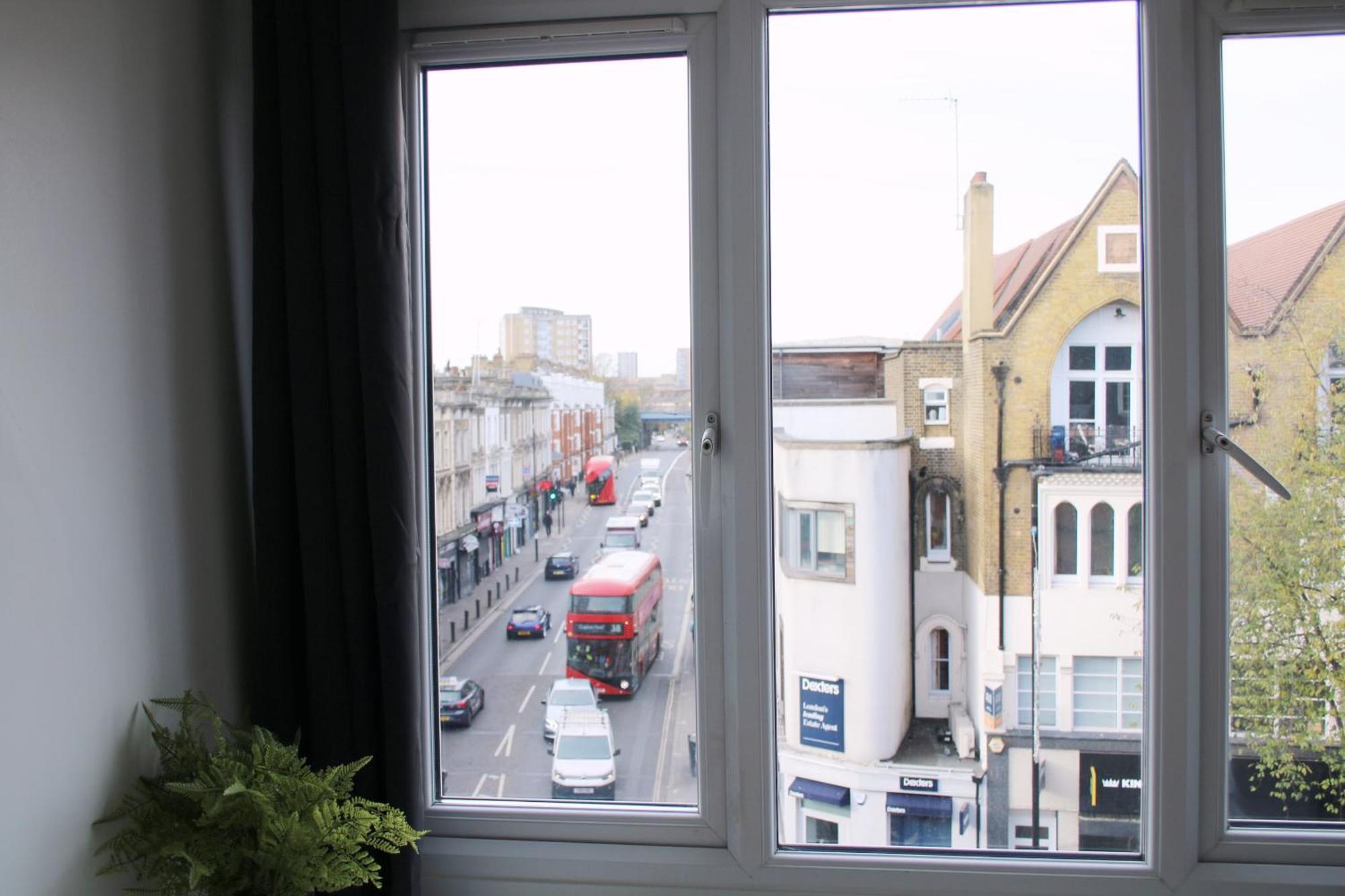 Cosy 3 Bedroom Flat, Hackney *